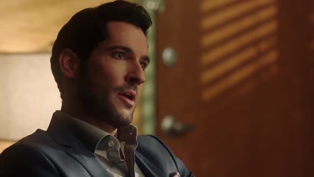 Парень с морковкой