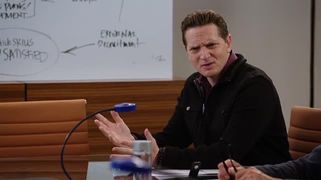 Белая хризантема